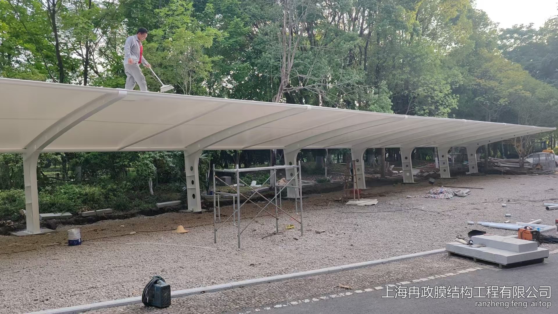 膜结构工程推拉棚封顶实景